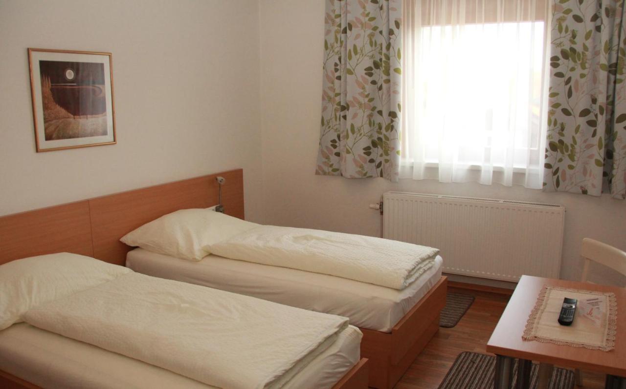 Gasthof Muehlendorfer Lanzenkirchen Bagian luar foto